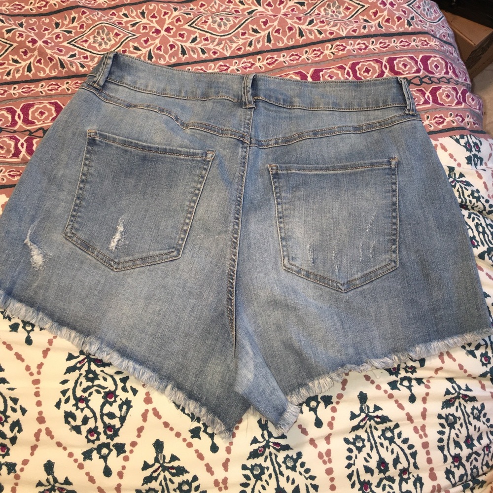 Recycled fibre denim shorts
